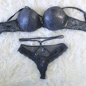 ❗️DONATING TMRW Victoria 's Secret lingerie set